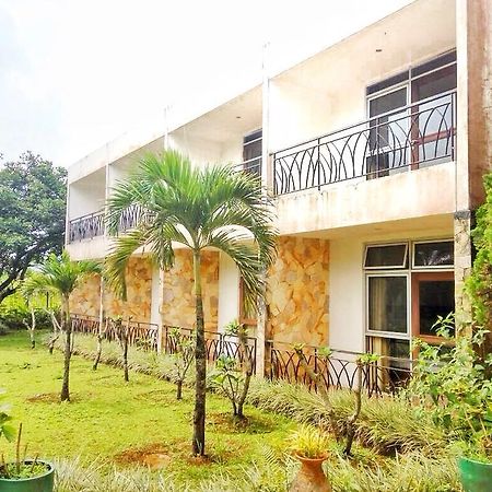Le Villa Bougenville Bogor Kültér fotó